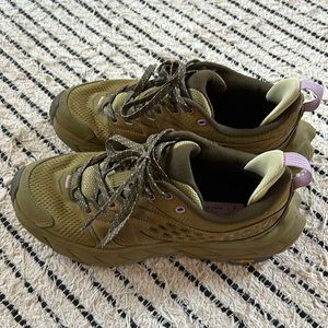 HOKA anacapa breeze. Army green. Size 8
